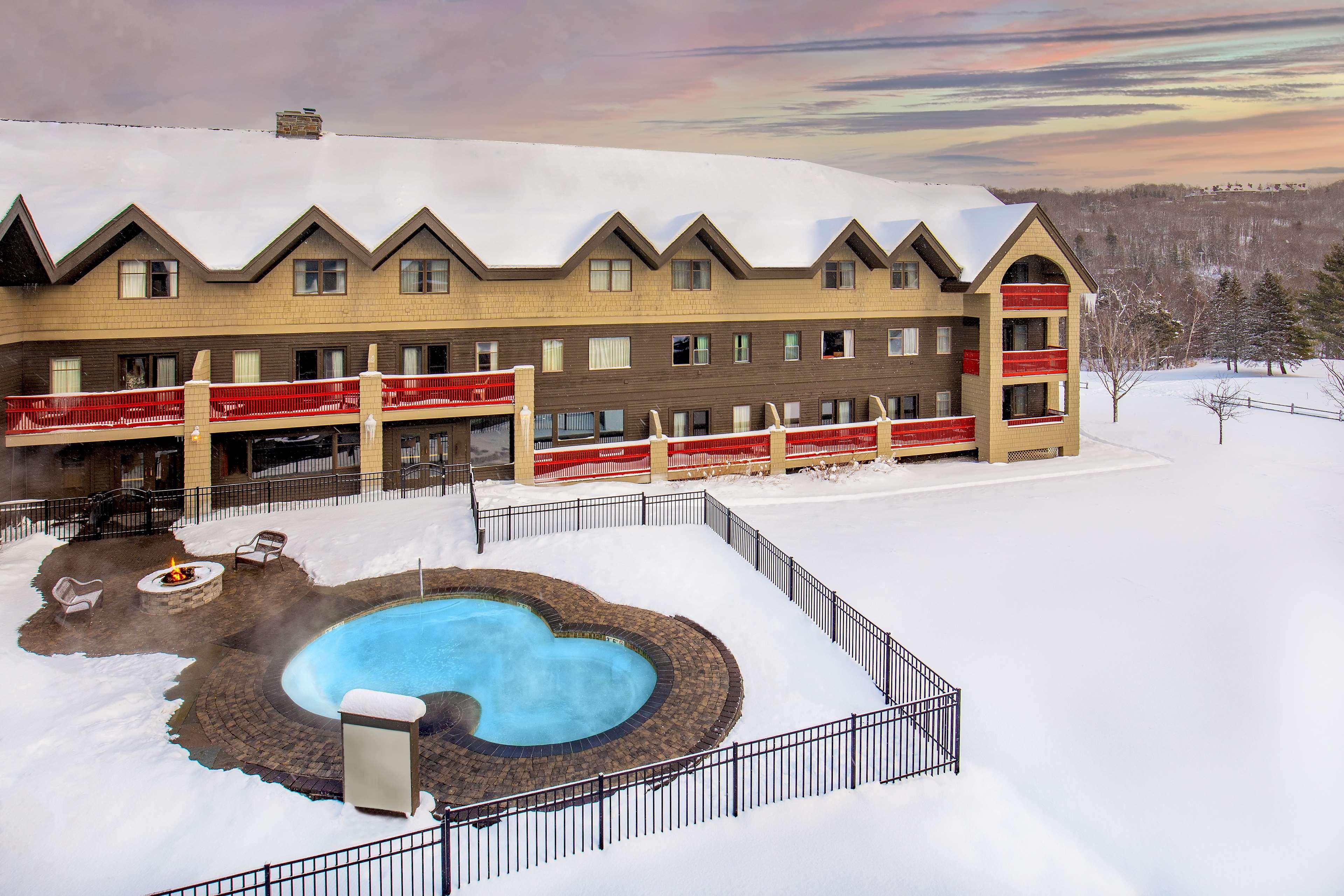 Killington Mountain Lodge, Tapestry Collection By Hilton Exterior photo
